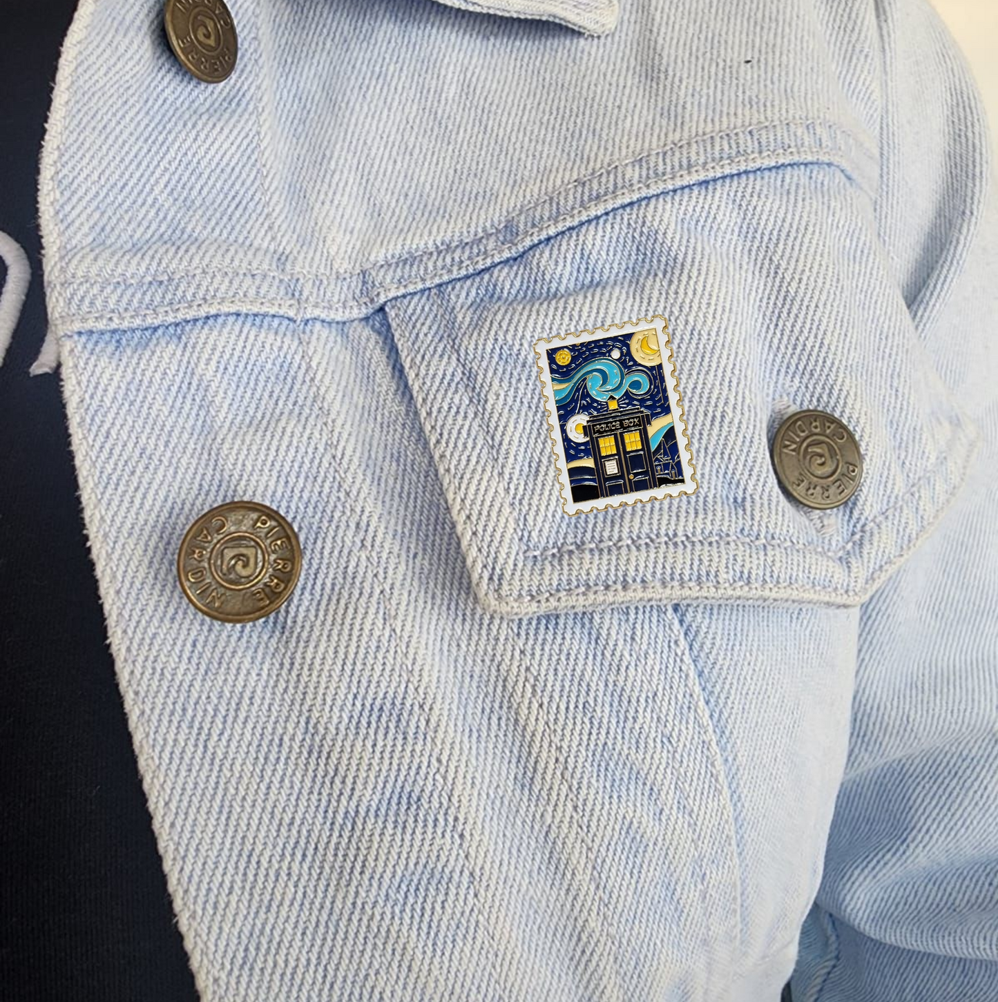 Pin Tardis la noche estrellada