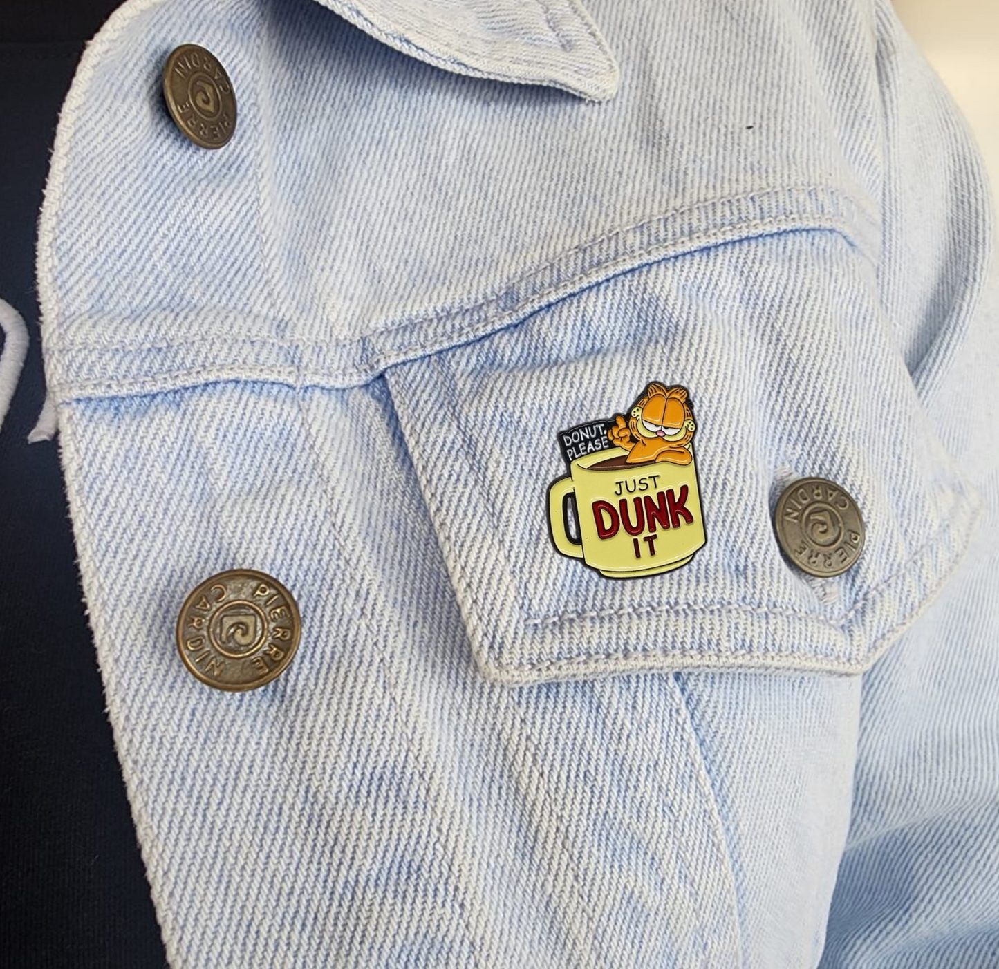 Pin Garfield en taza