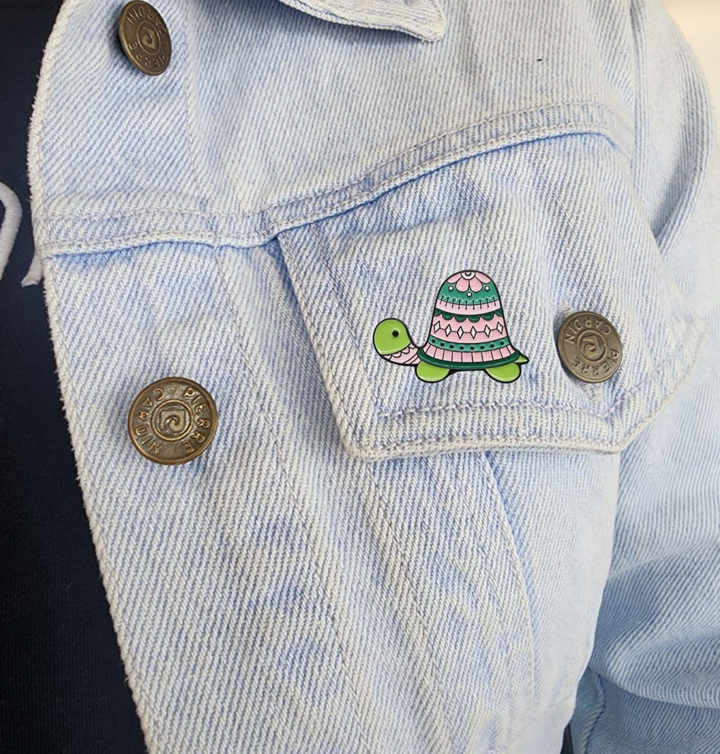 Pin tortuga