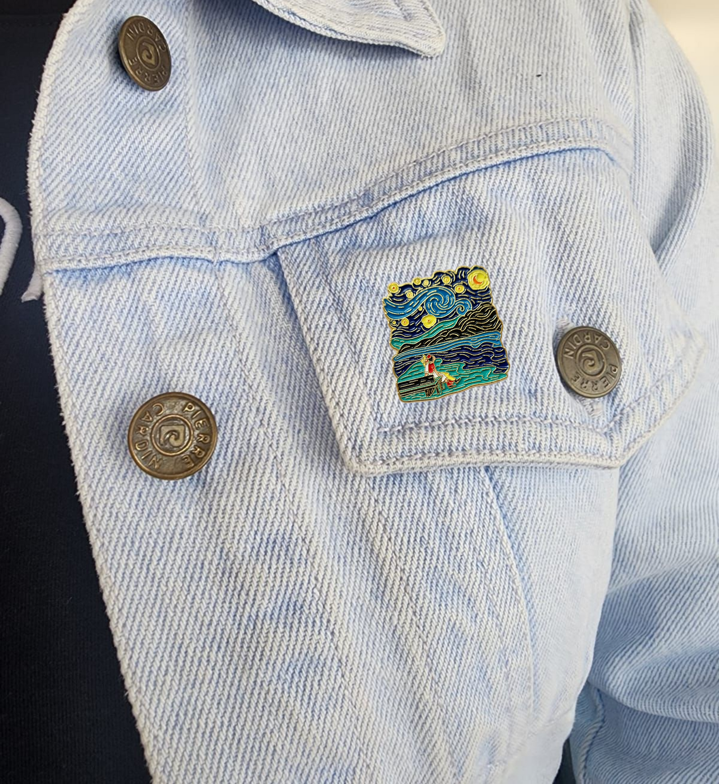 Pin noche estrellada borde ondulado