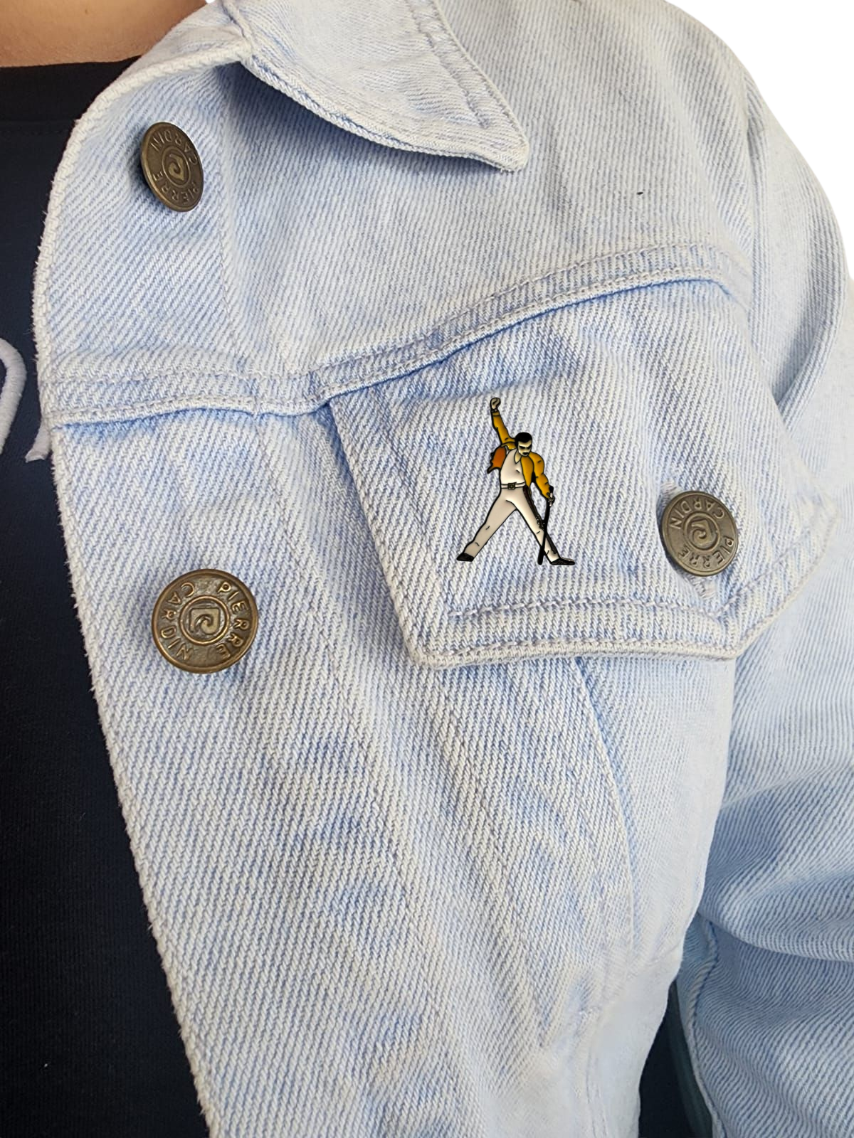 Pin Fredie mercury cantando