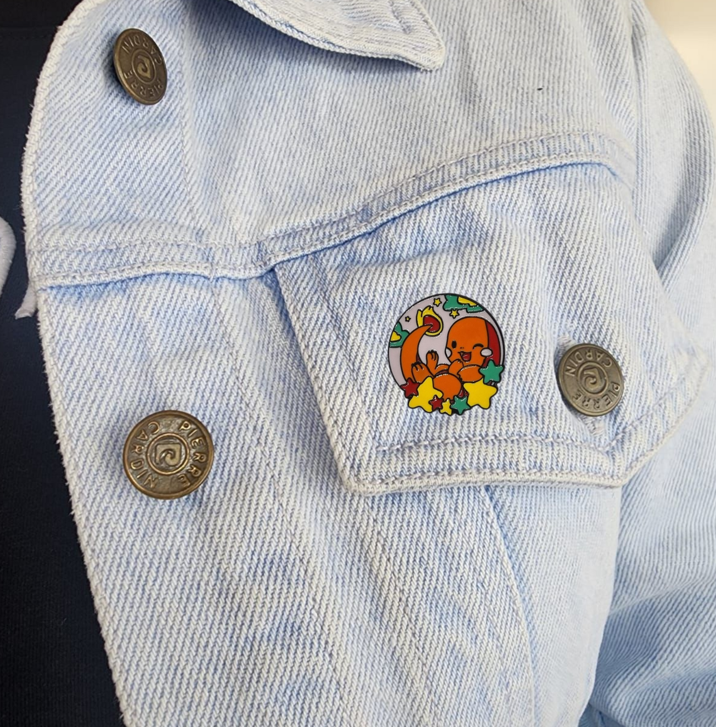 Pin circulo de charmander