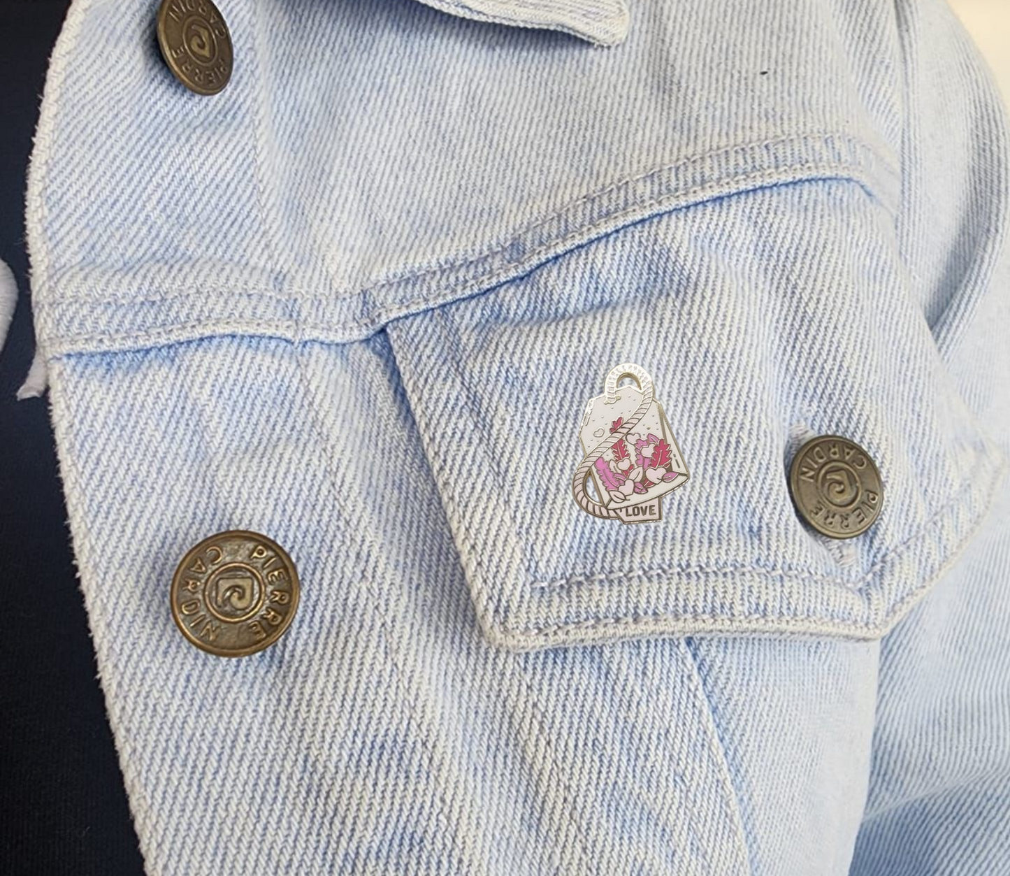 Pin bolsa de té love