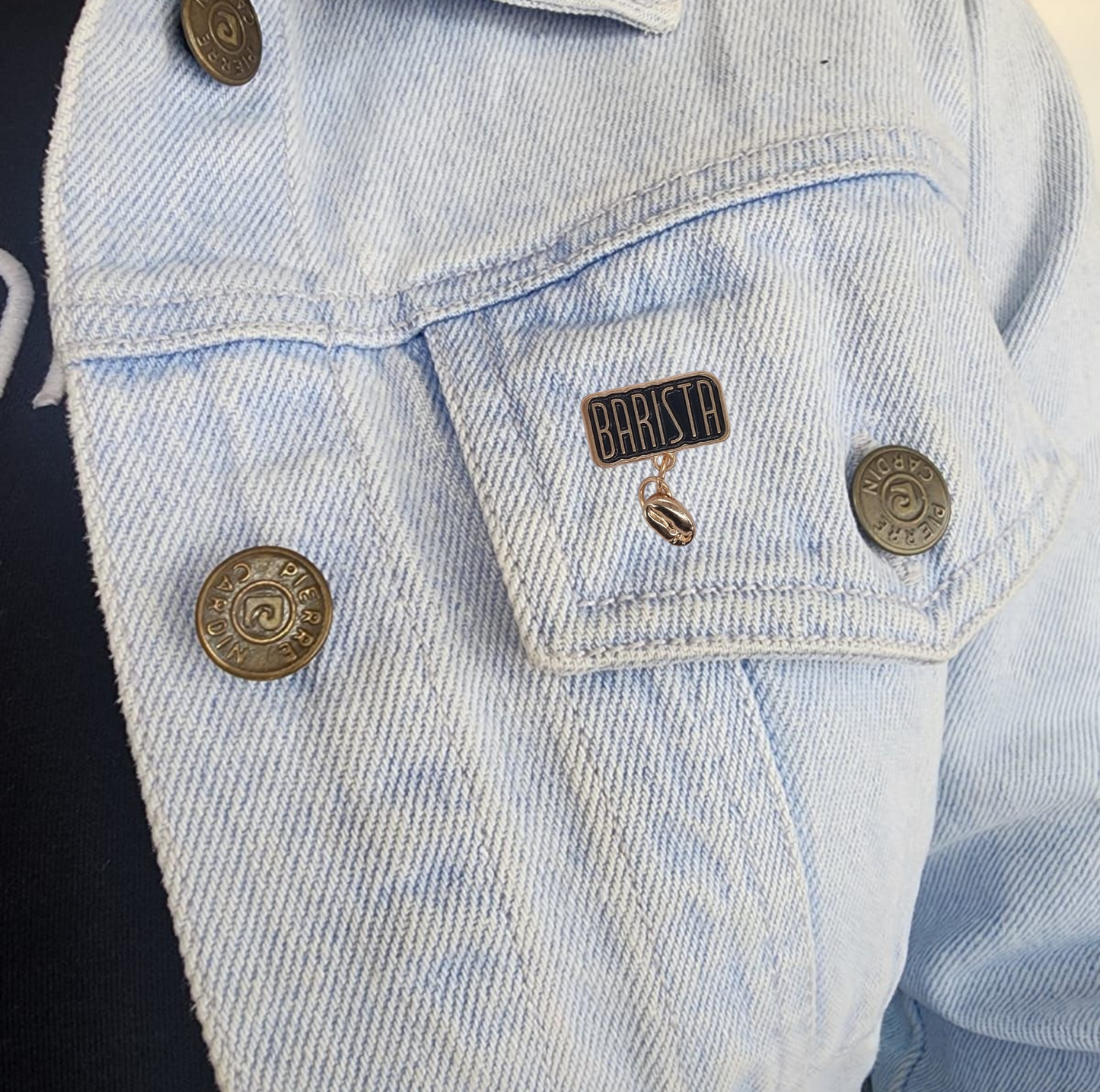 Pin barista grano de café