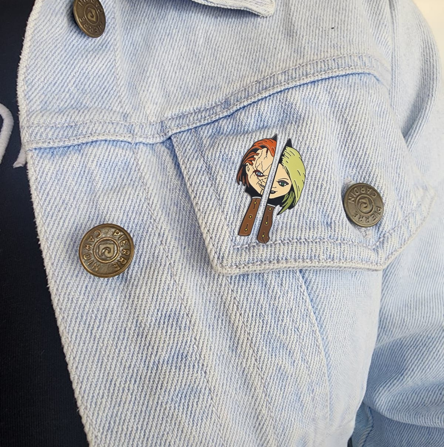 Pin cuchillo Chuky y Tiffany