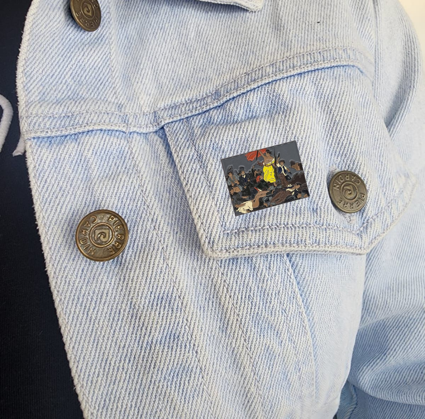 Pin "la libertad guiando al pueblo"