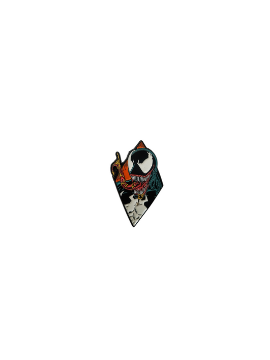 Pin triangulo de Venum