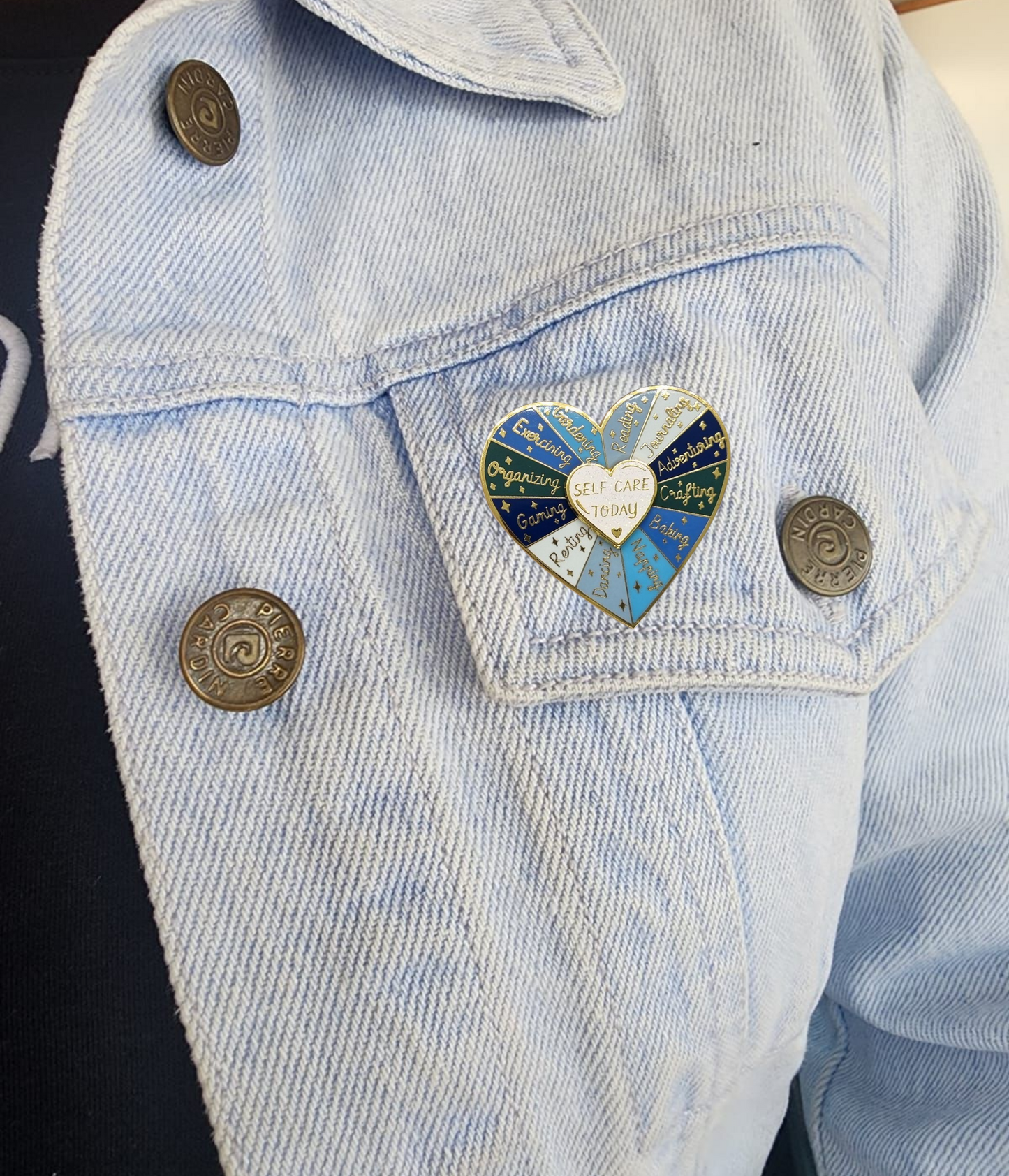 Pin corazon azul ruleta self care today