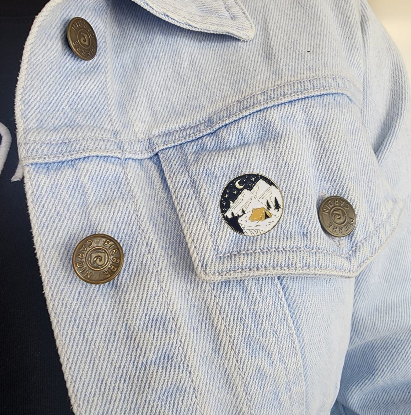 Pin circulo paisaje de noche