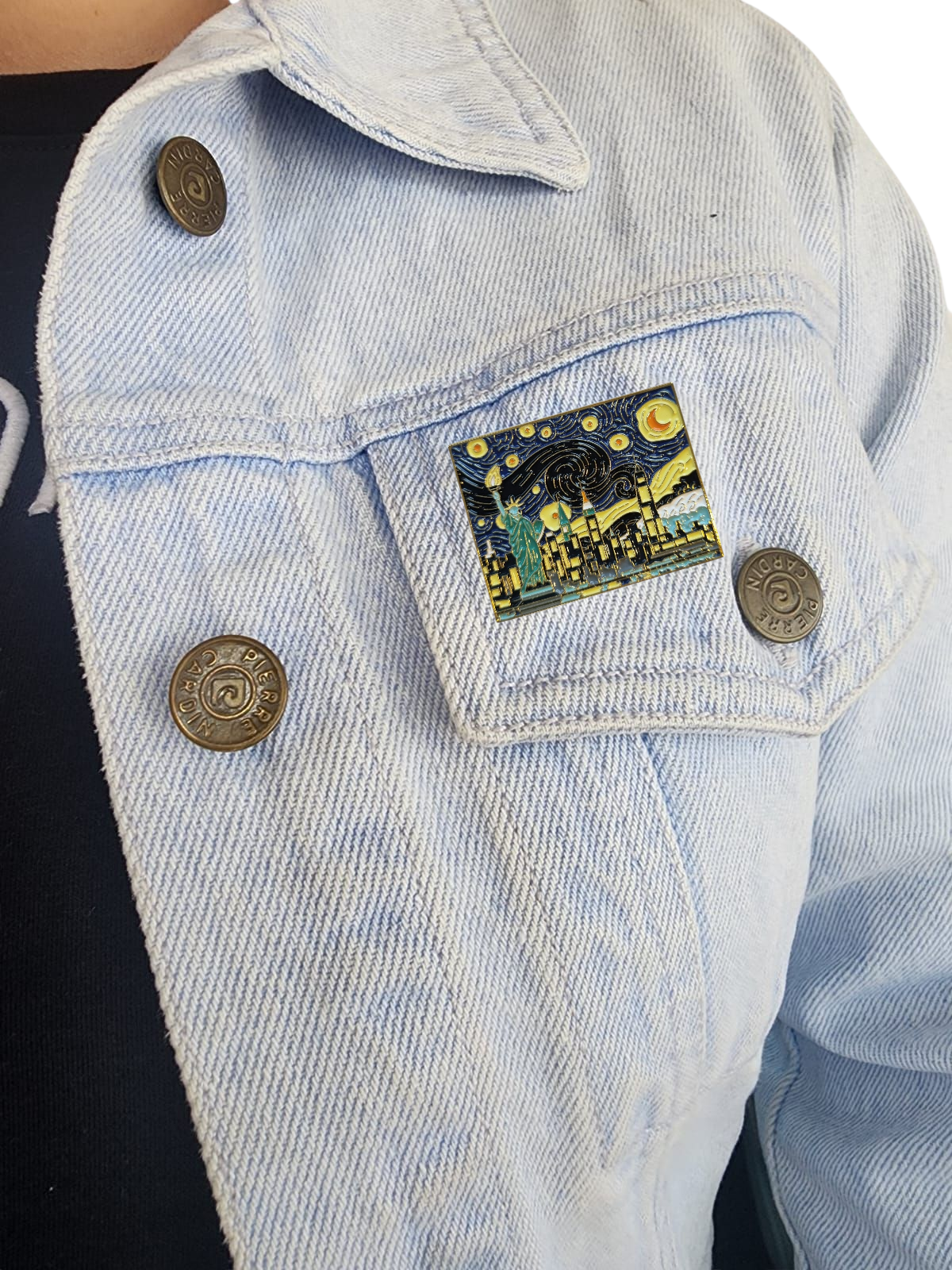 Pin noche estrellada y la estatua de la libertad