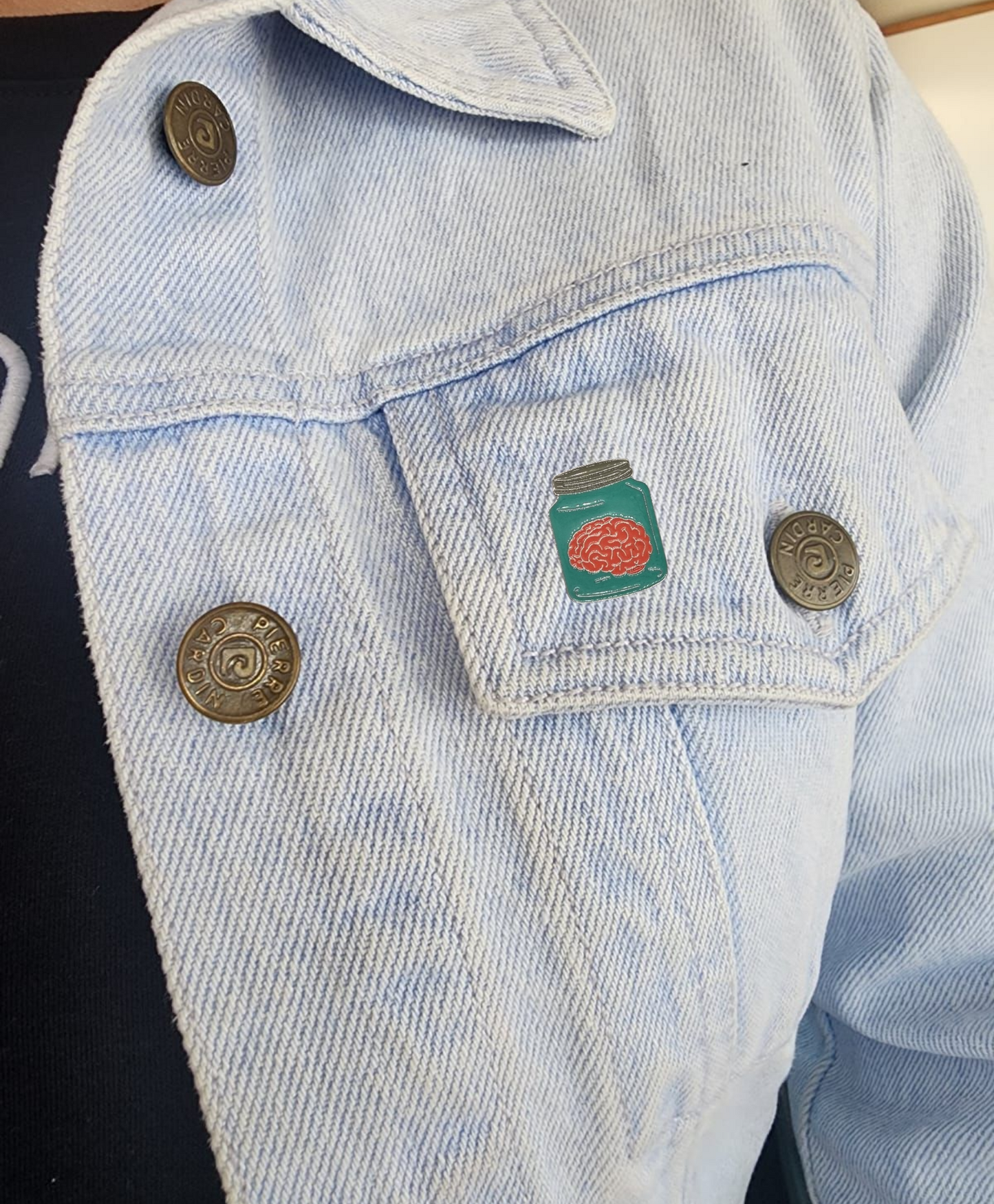 Pin cerebro en frasco