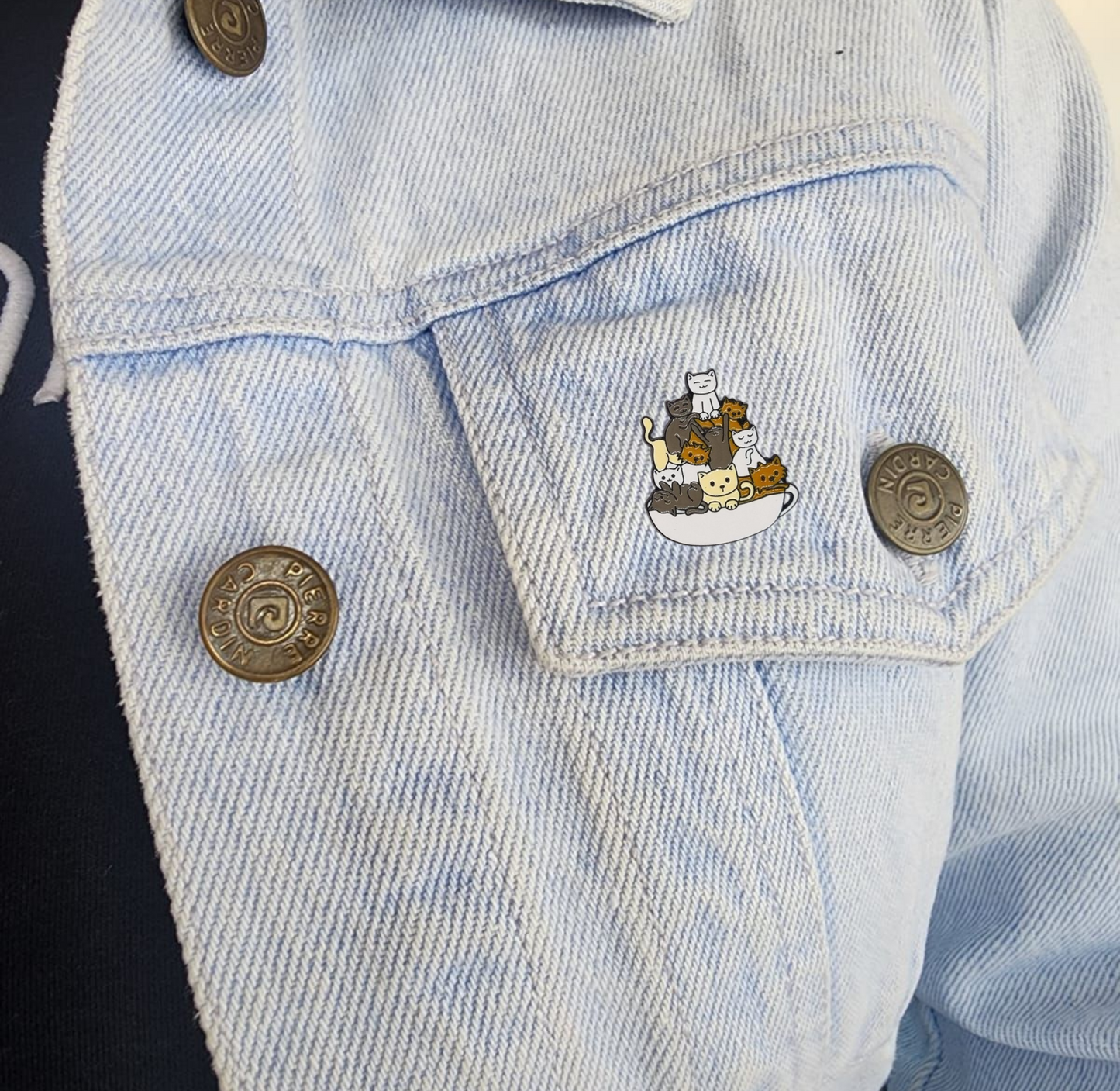 Pin taza blanca con gatos