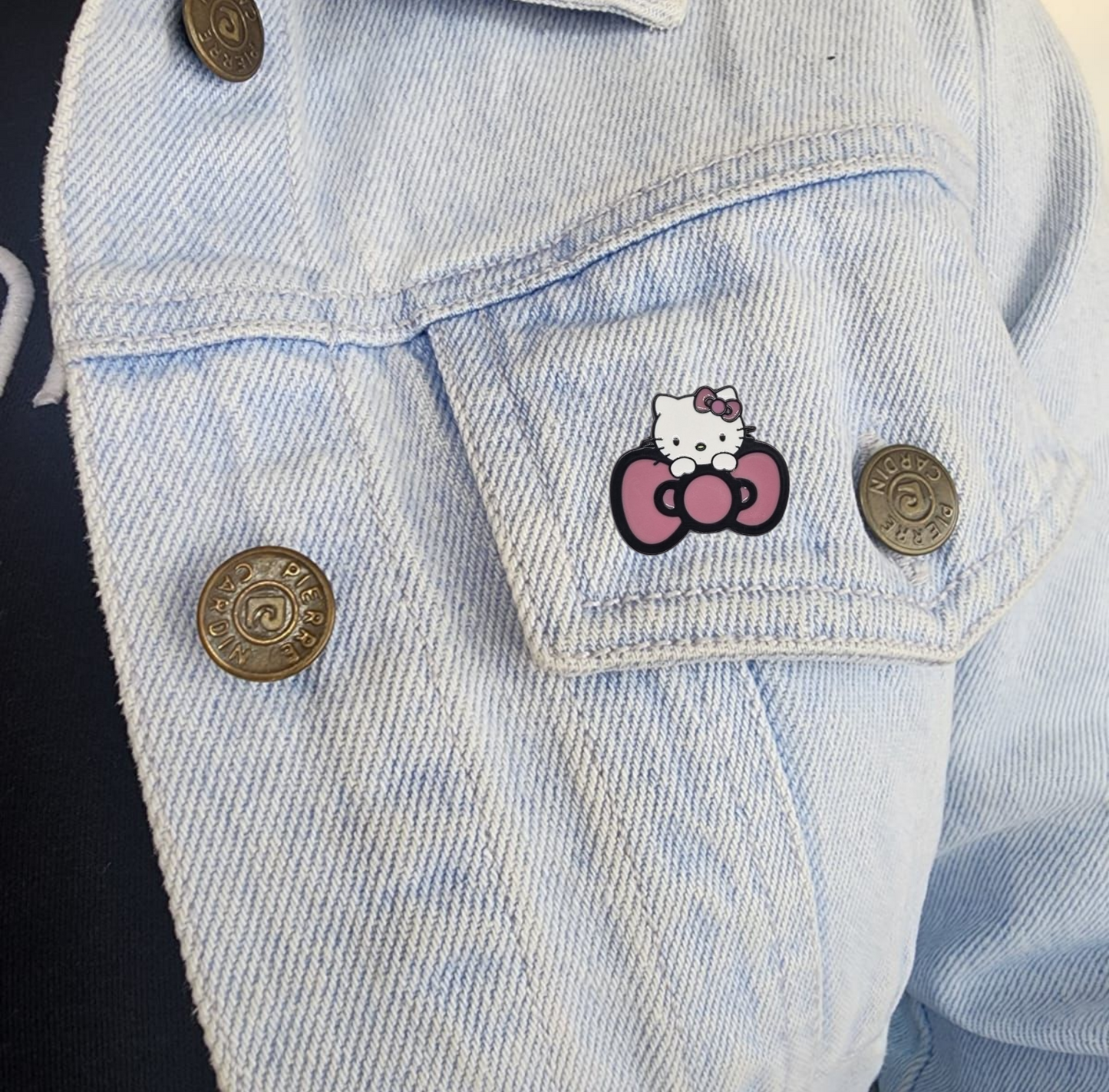 Pin hello kitty moño