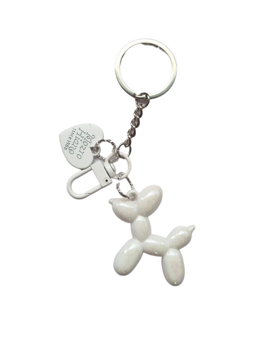 Llavero de perrito brillante blanco