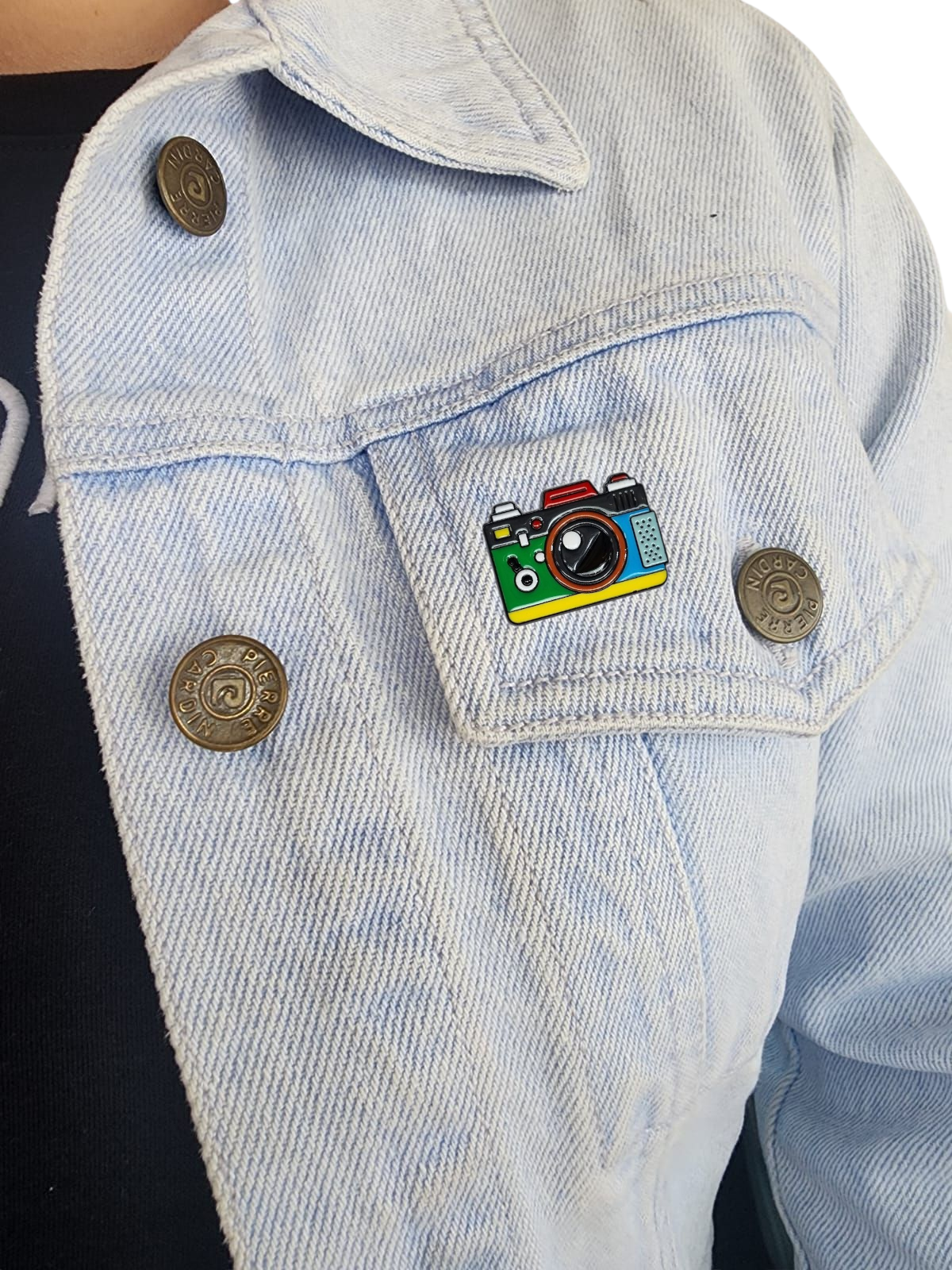 Pin camara de colores